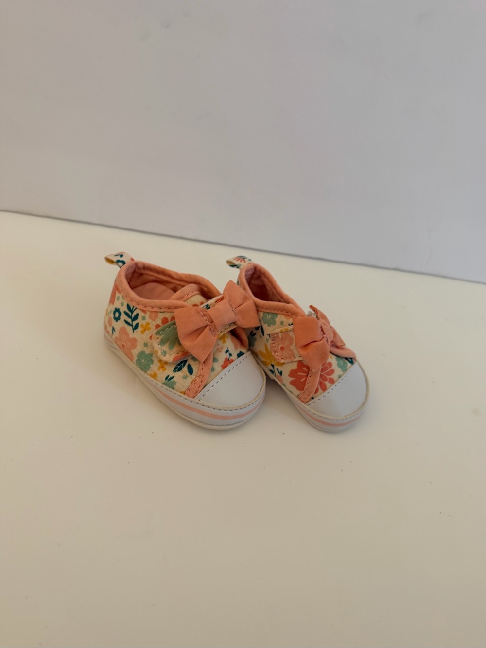 Baby Floral Bow Slip-On Crib Shoes in Peach